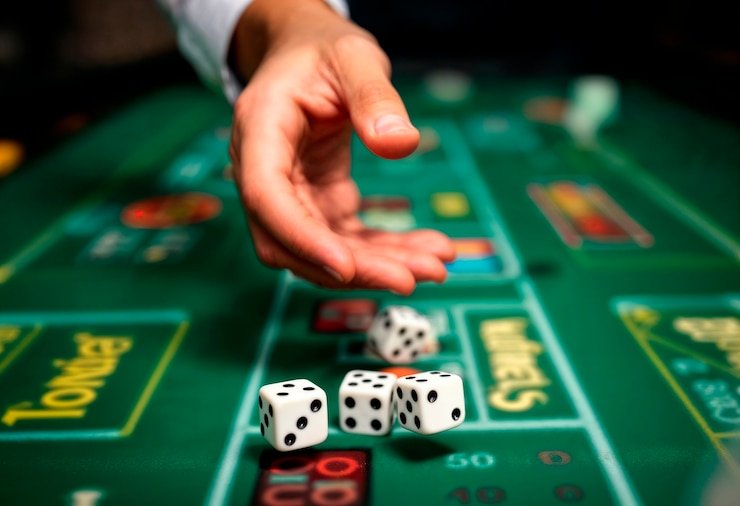 4D number game draw schedule interface showing daily times and odds